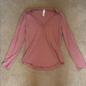 Athleta Mauve Long Sleeve V-Neck Top